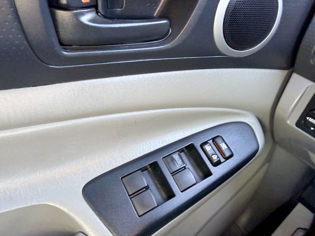 2014 Toyota Tacoma Image 18