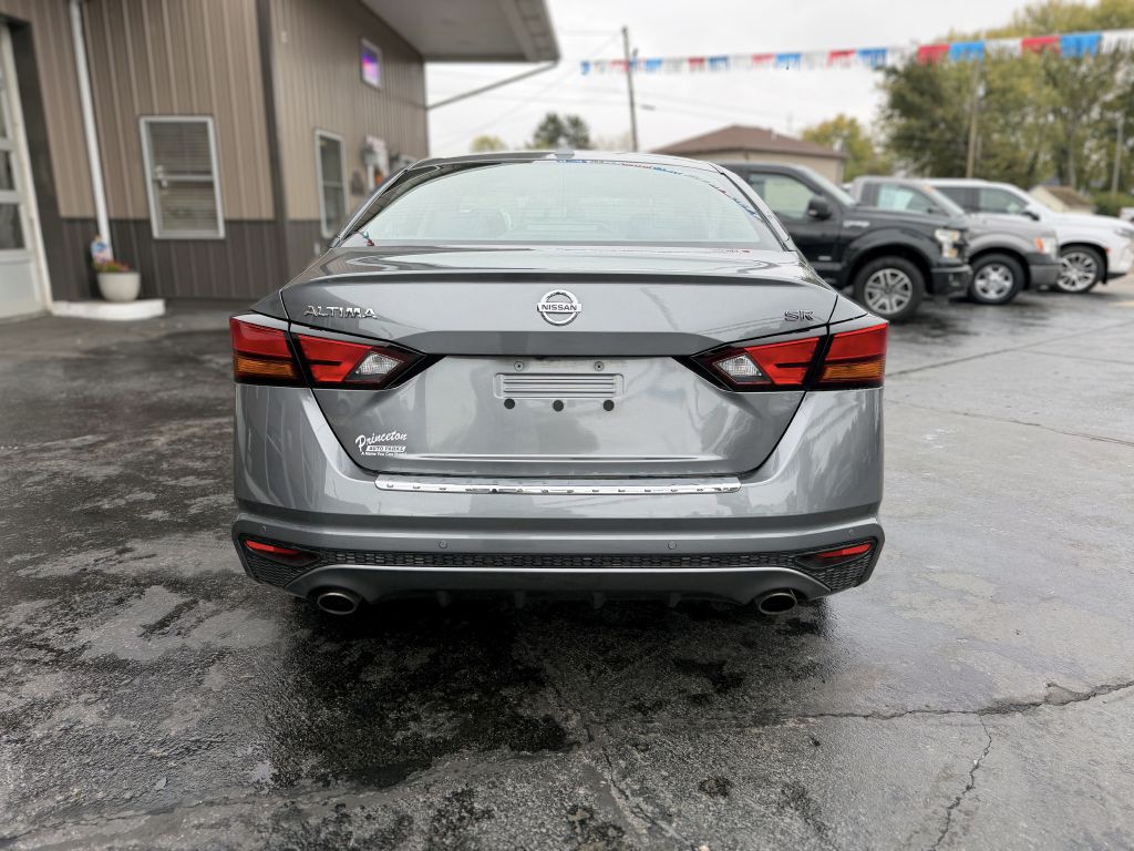 2022 Nissan Altima Image 7