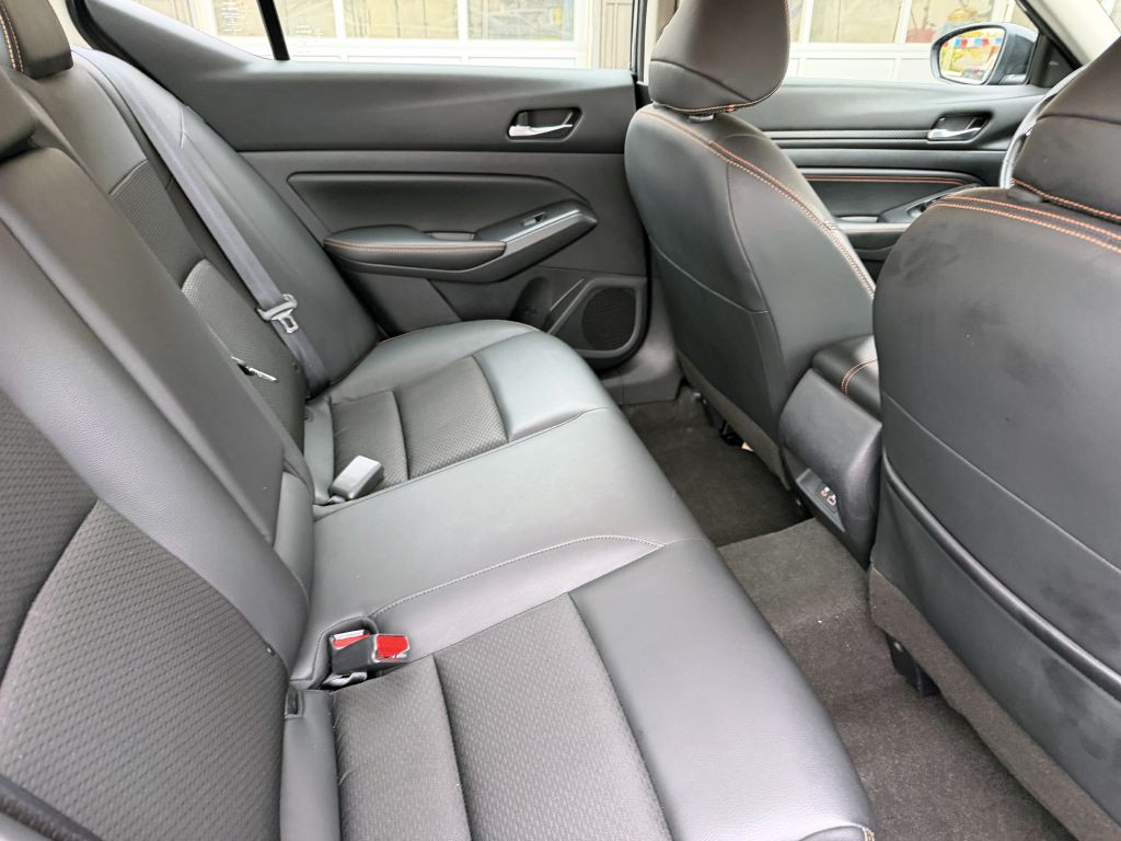 2022 Nissan Altima Image 12