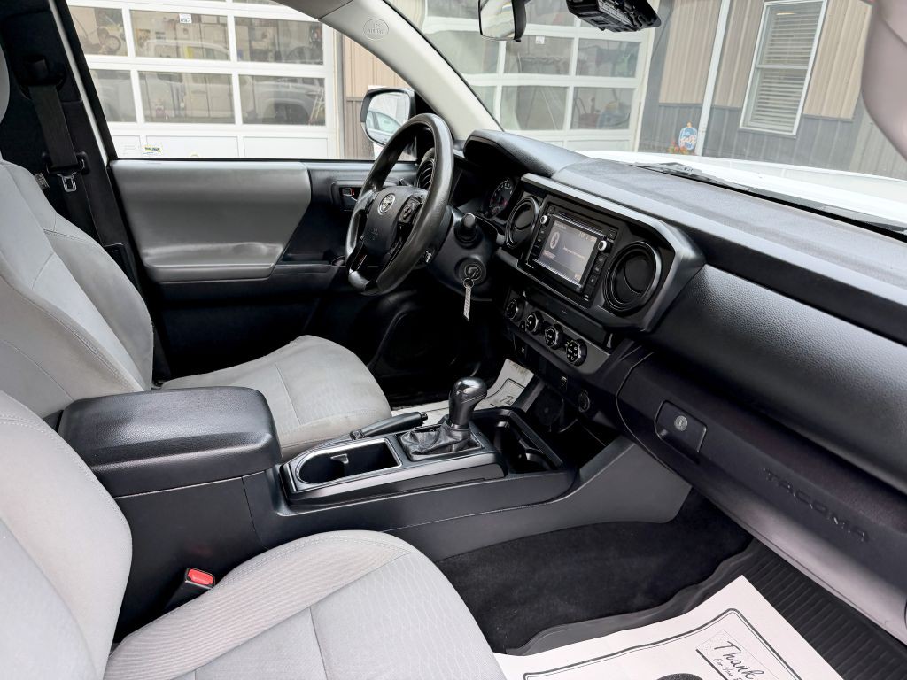 2018 Toyota Tacoma Image 11