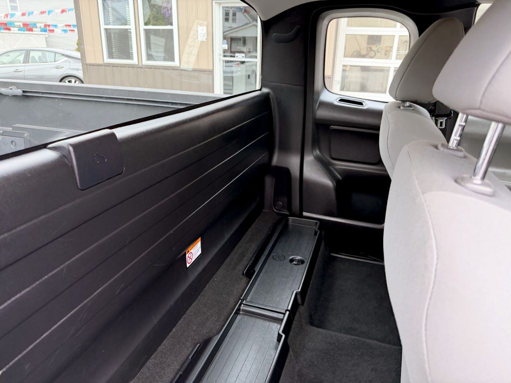 2018 Toyota Tacoma Image 12