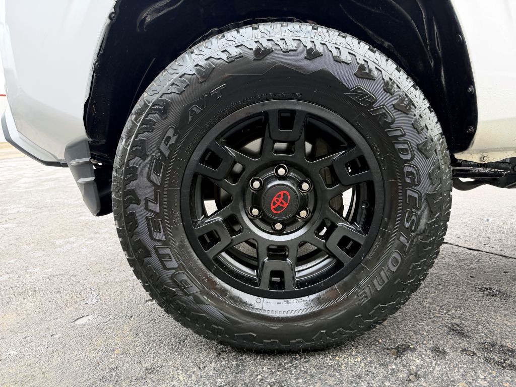 2018 Toyota Tacoma Image 25