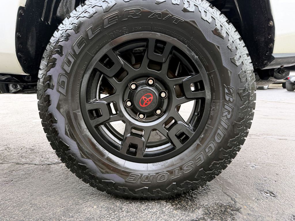 2018 Toyota Tacoma Image 26