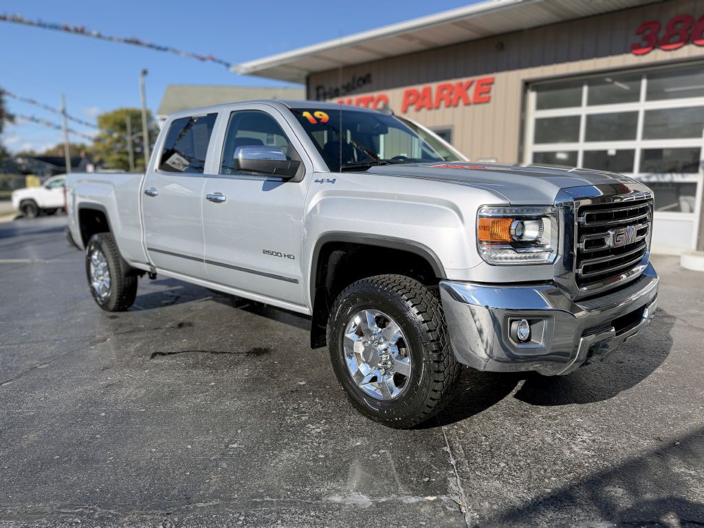 2019 GMC Sierra Image 2