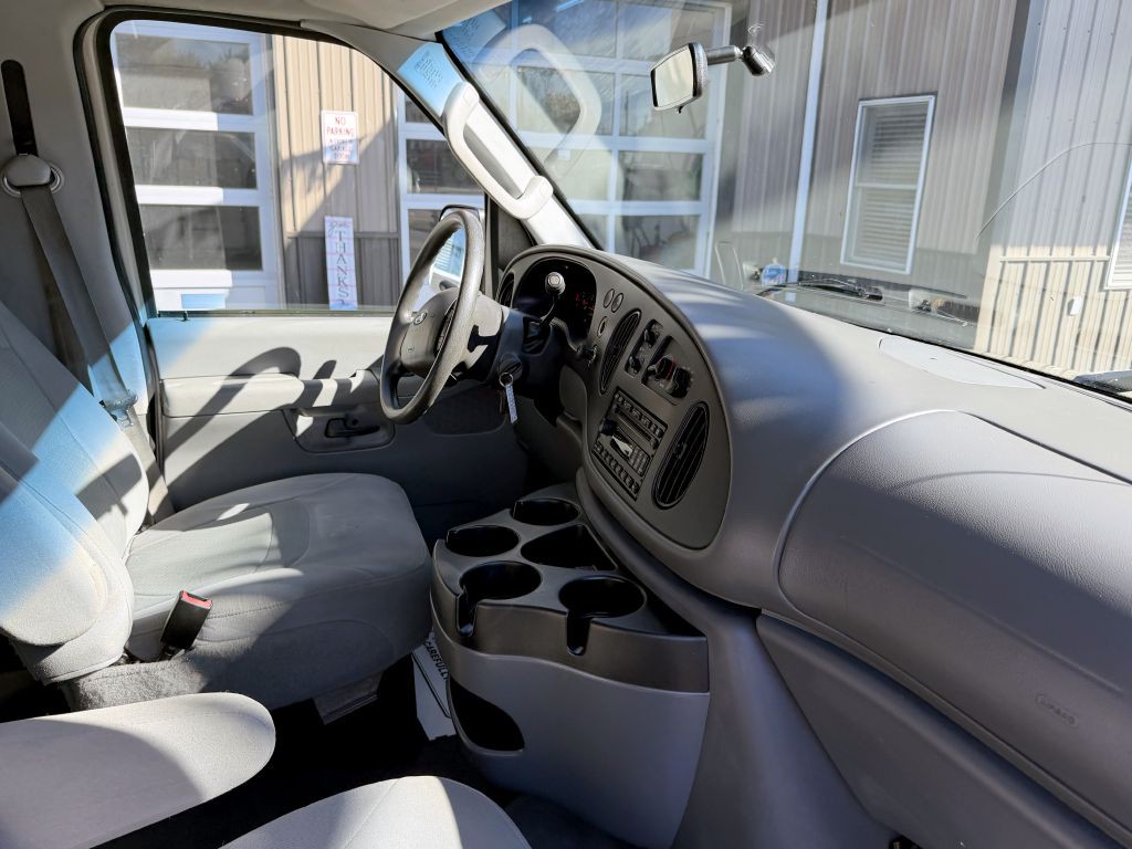 2008 Ford Econoline Image 10