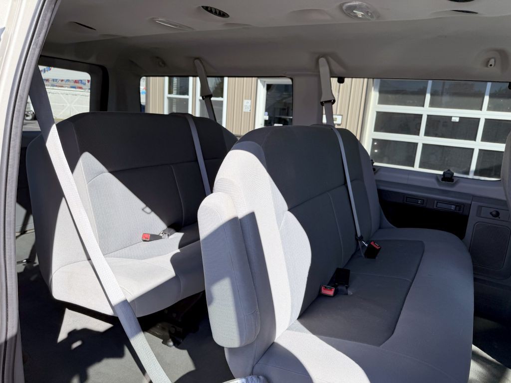 2008 Ford Econoline Image 12
