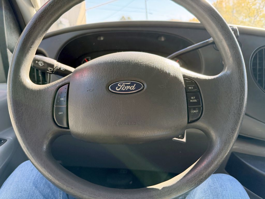 2008 Ford Econoline Image 16