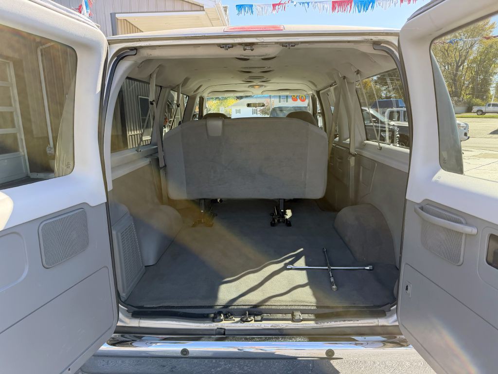 2008 Ford Econoline Image 20