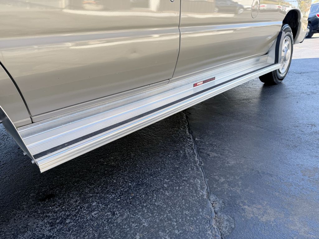 2008 Ford Econoline Image 21