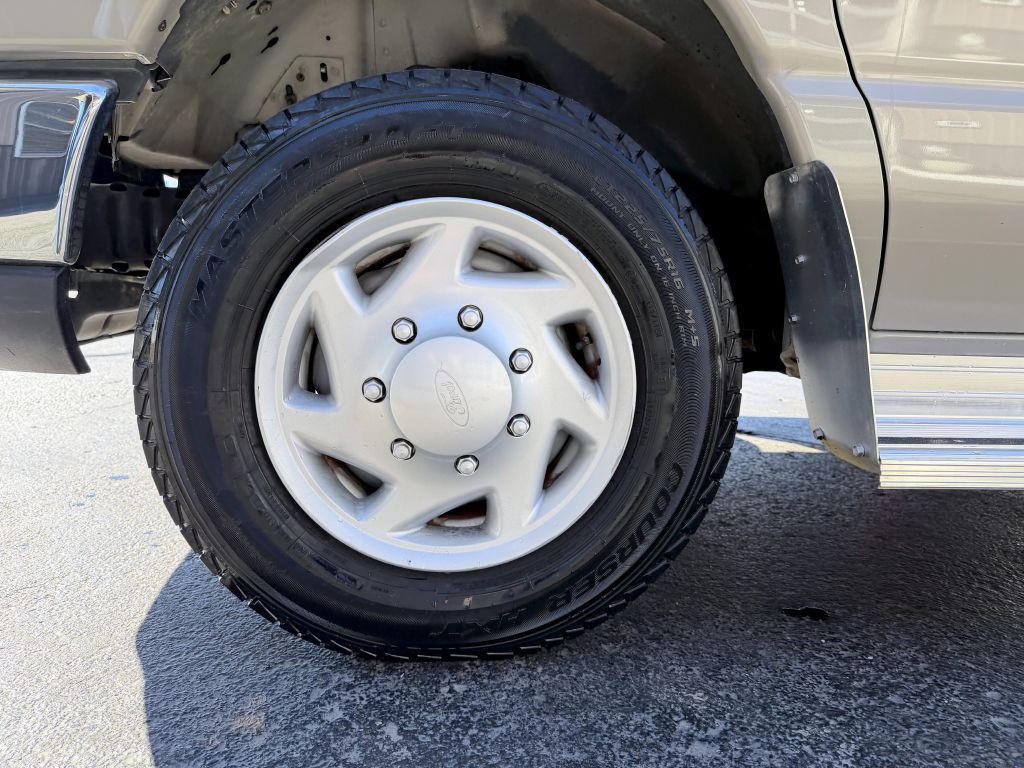 2008 Ford Econoline Image 23