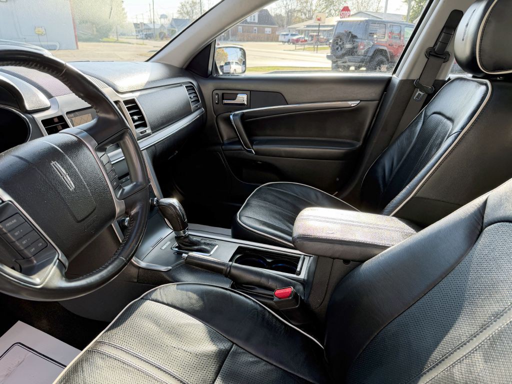 2012 Lincoln MKZ Image 9