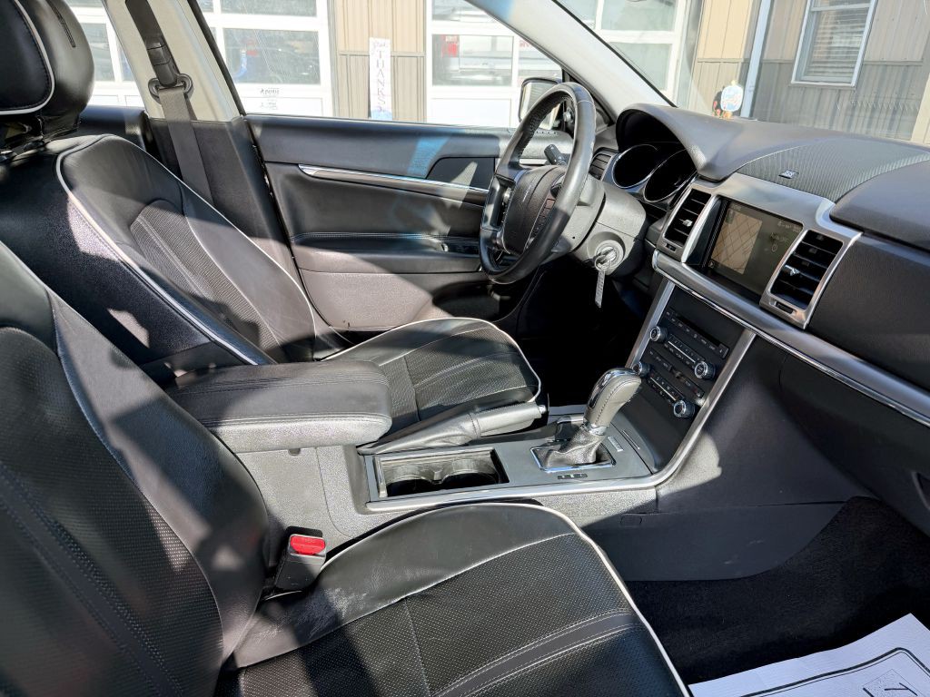 2012 Lincoln MKZ Image 11