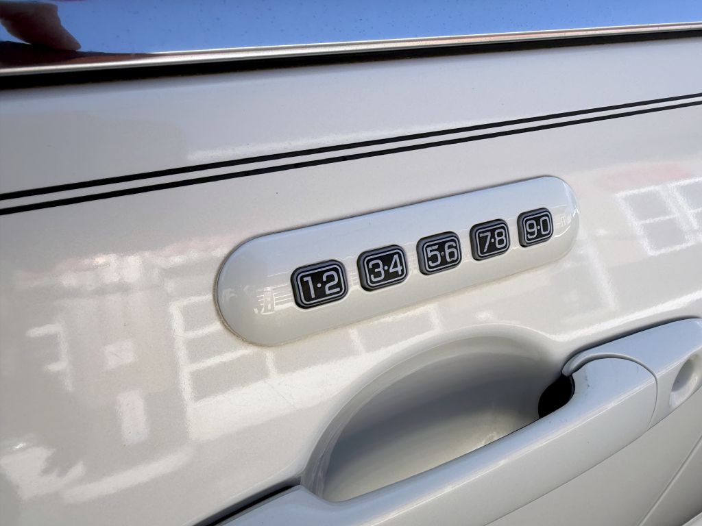 2012 Lincoln MKZ Image 20