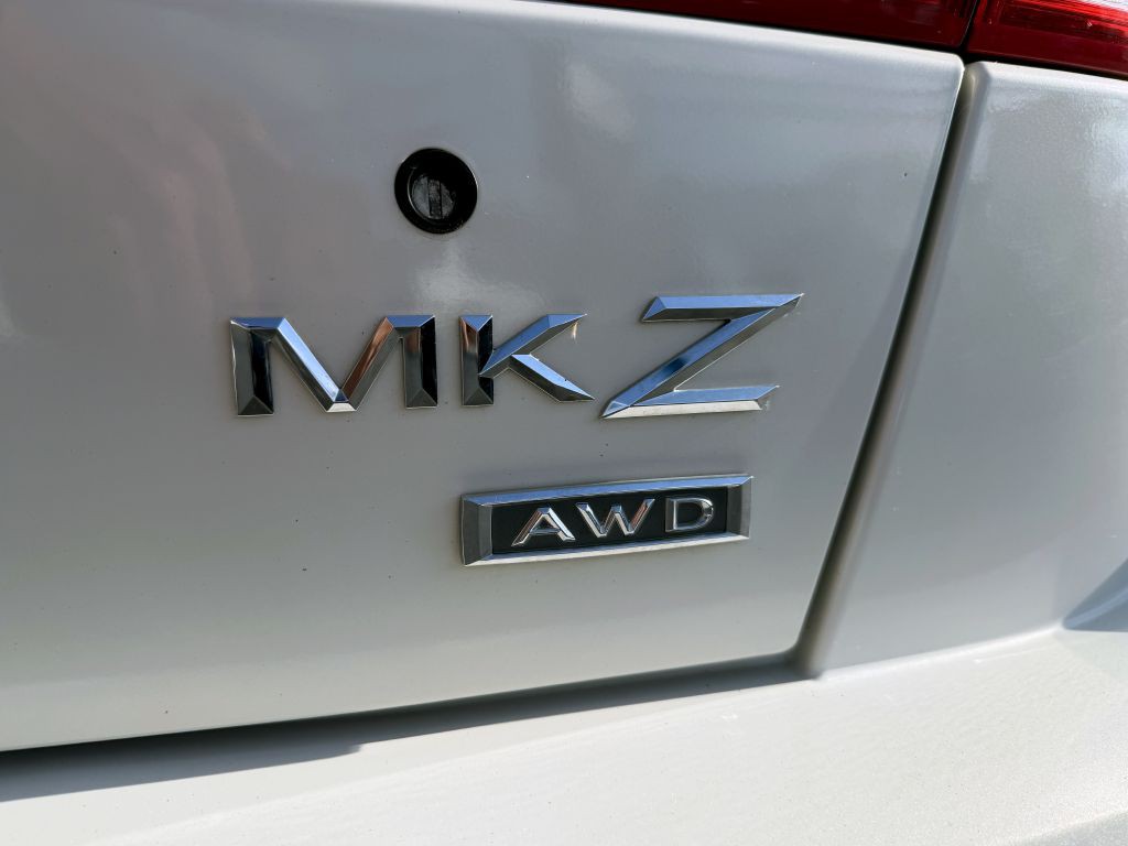 2012 Lincoln MKZ Image 21