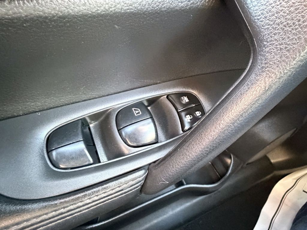 2021 Nissan Rogue Image 19