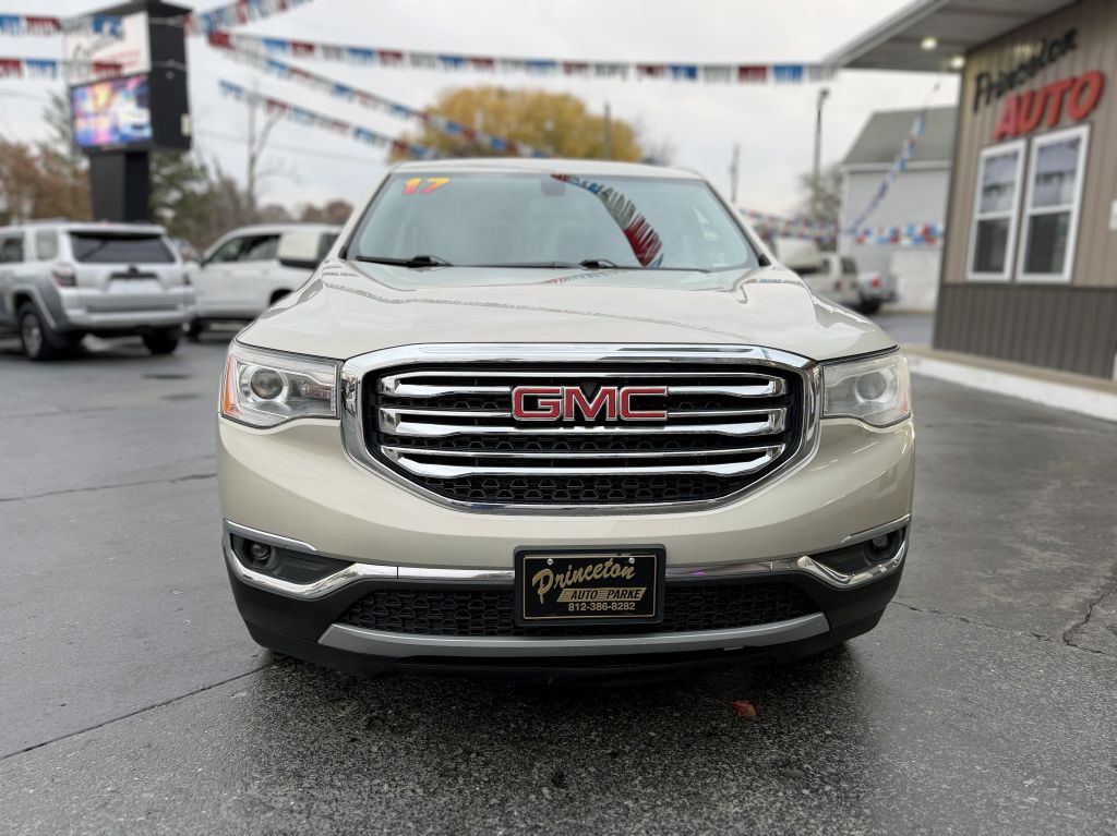 2017 GMC Acadia Image 3