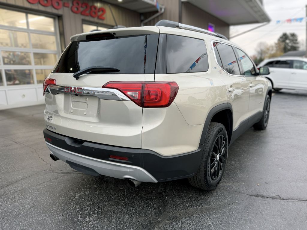 2017 GMC Acadia Image 8