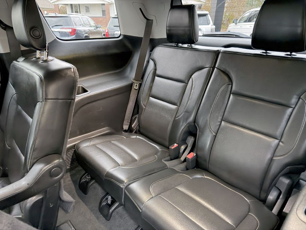 2017 GMC Acadia Image 11