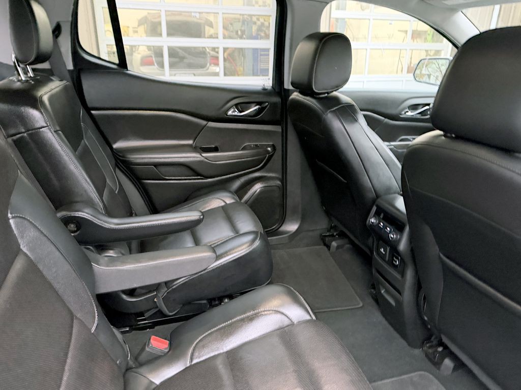 2017 GMC Acadia Image 13