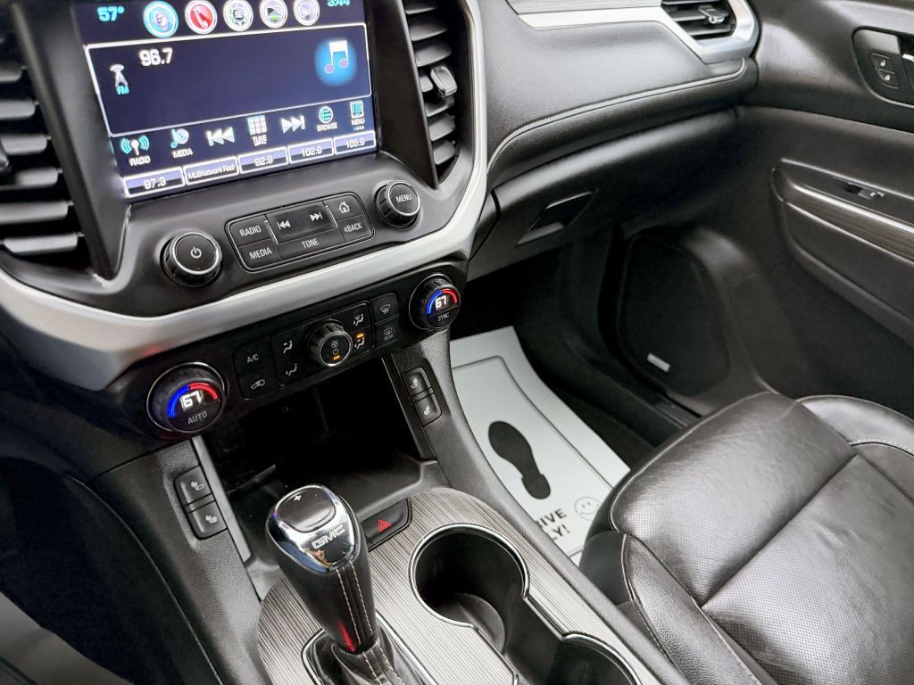 2017 GMC Acadia Image 14