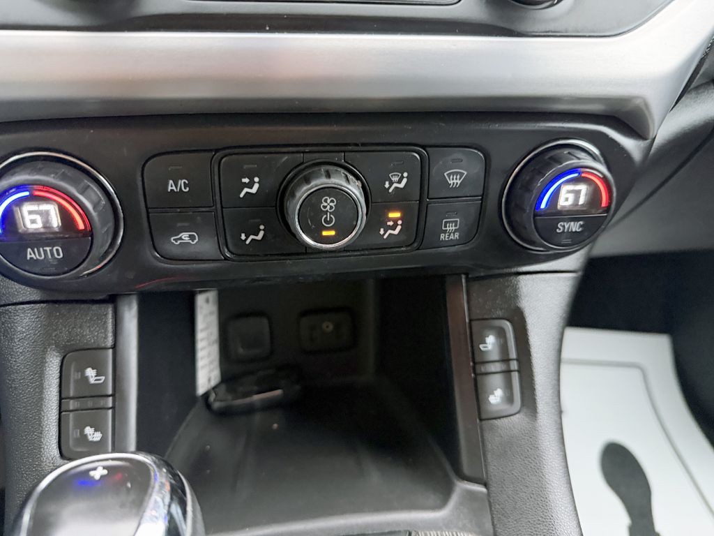 2017 GMC Acadia Image 16