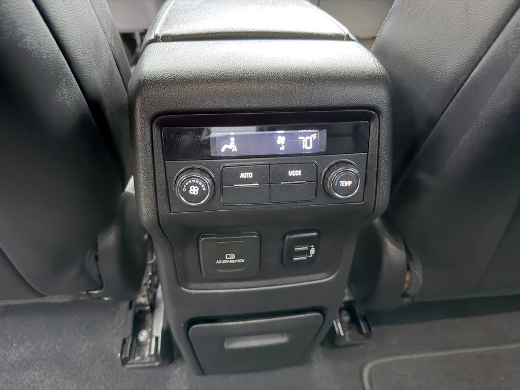 2017 GMC Acadia Image 17