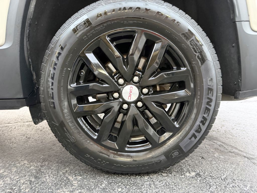 2017 GMC Acadia Image 30