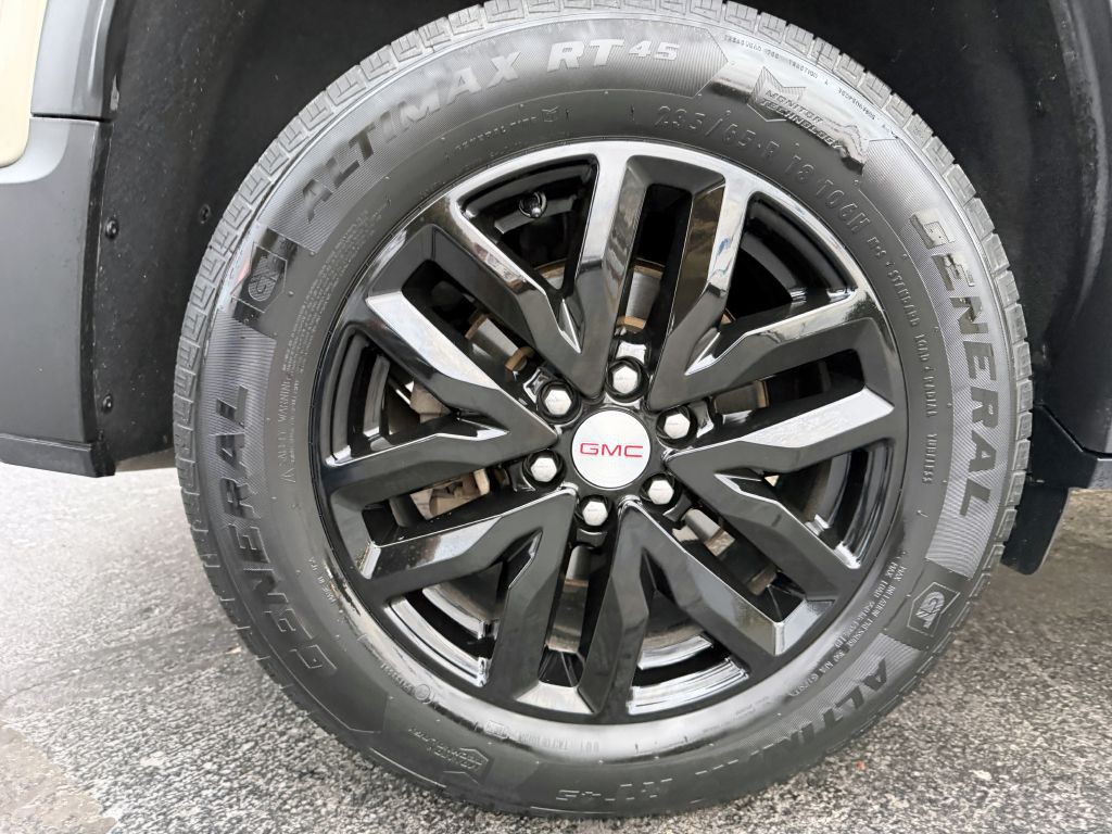 2017 GMC Acadia Image 32