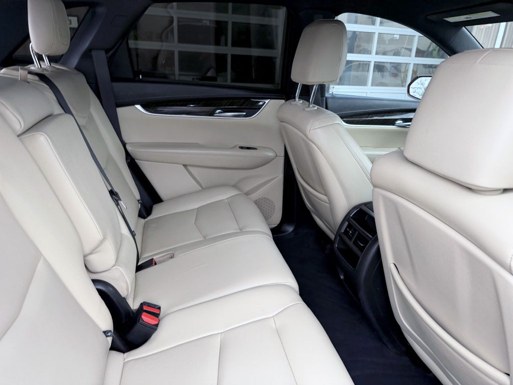 2018 Cadillac XT5 Image 12