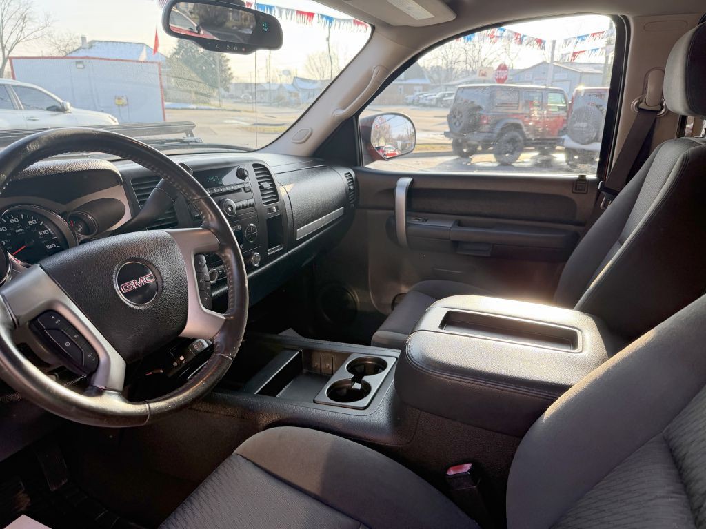 2008 GMC Sierra Image 9