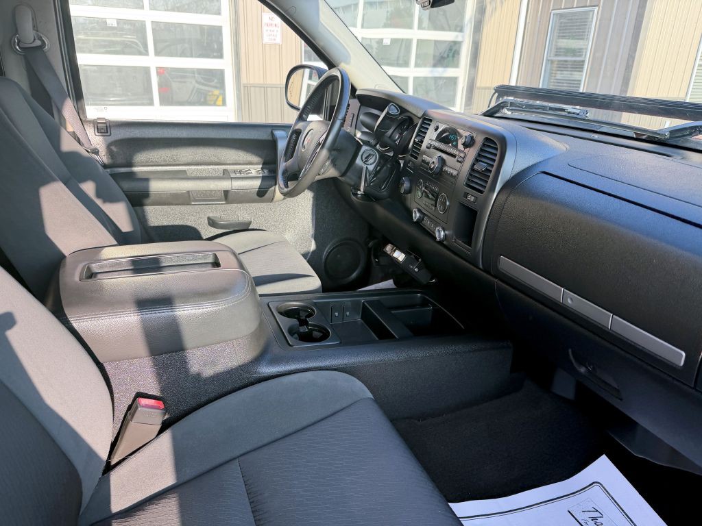 2008 GMC Sierra Image 11