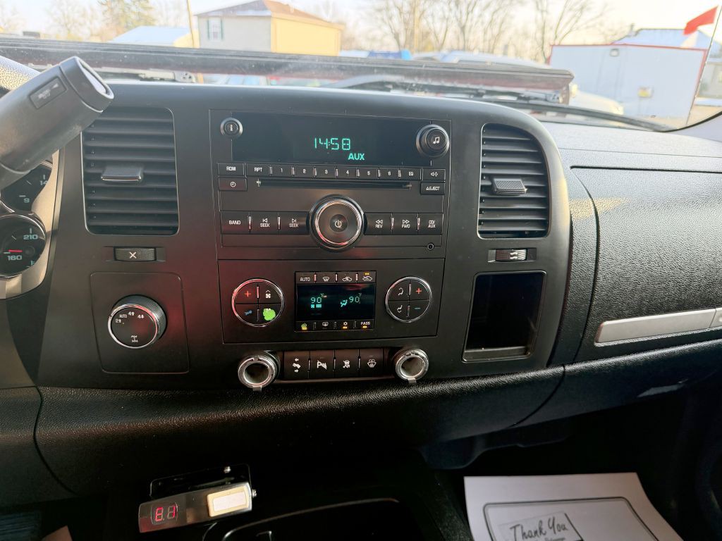 2008 GMC Sierra Image 16