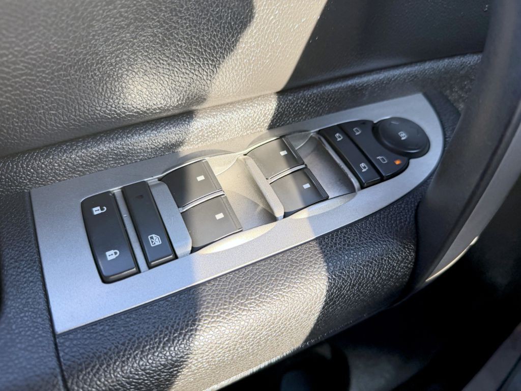 2008 GMC Sierra Image 17