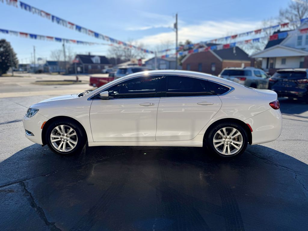 2015 Chrysler 200 Image 5