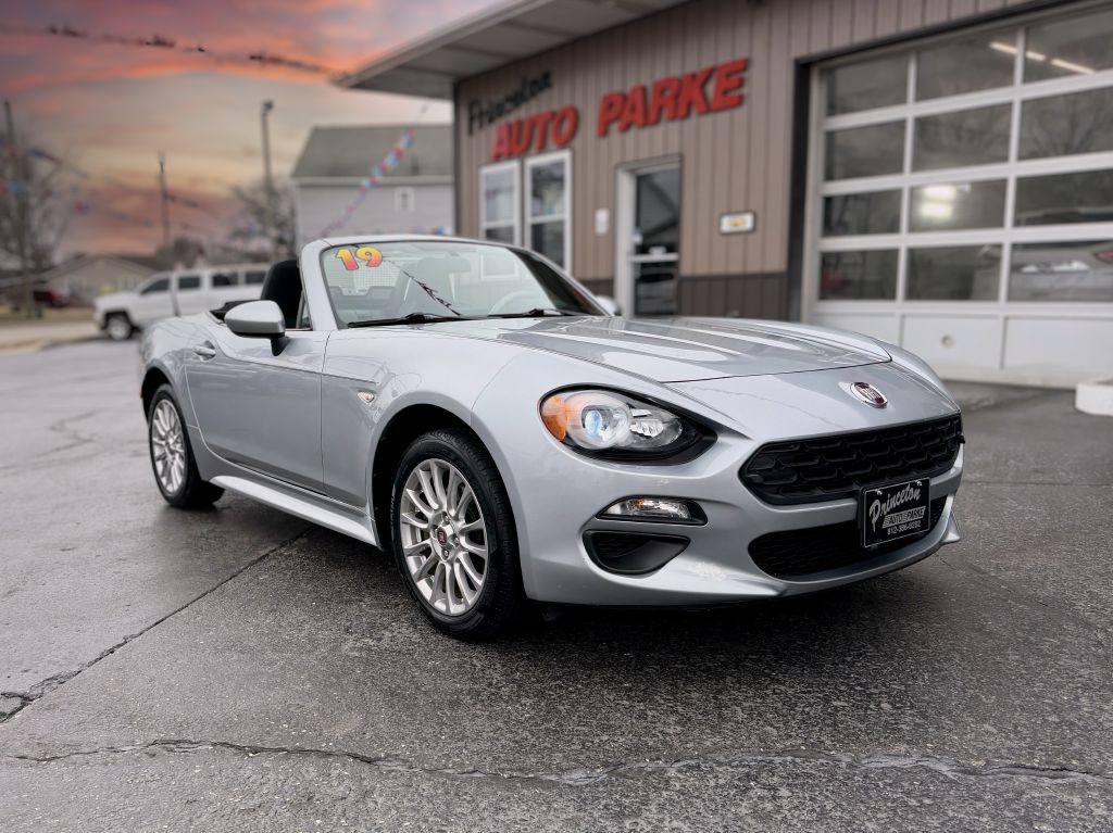 2019 FIAT 124 Spider Image 2