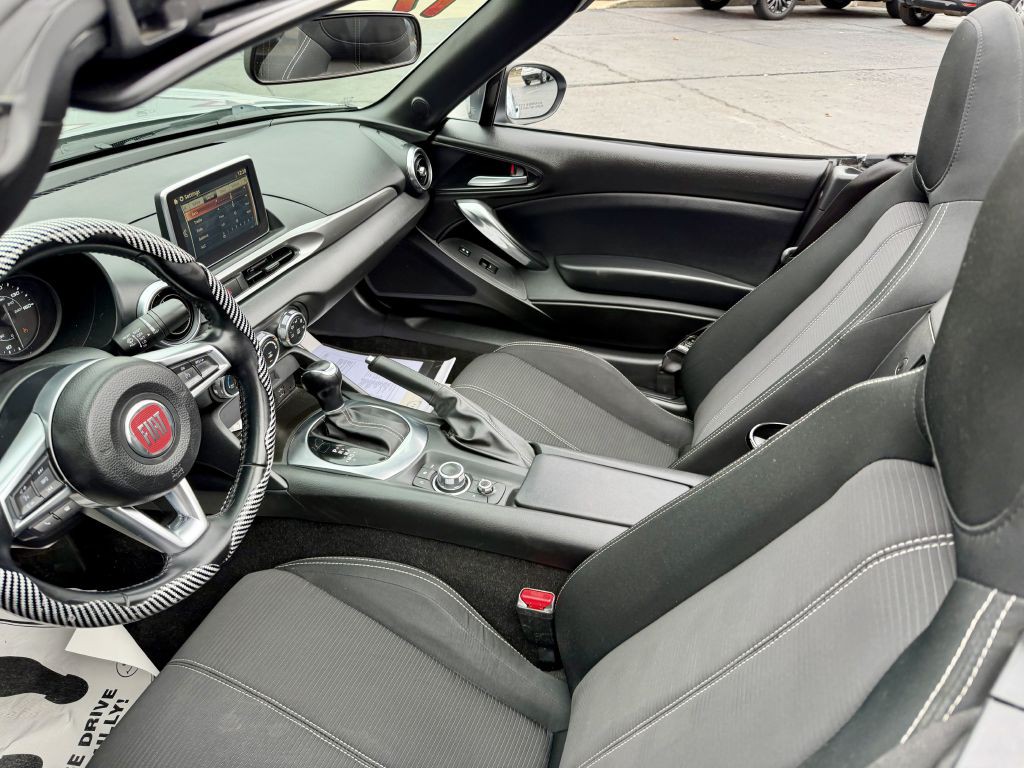 2019 FIAT 124 Spider Image 16