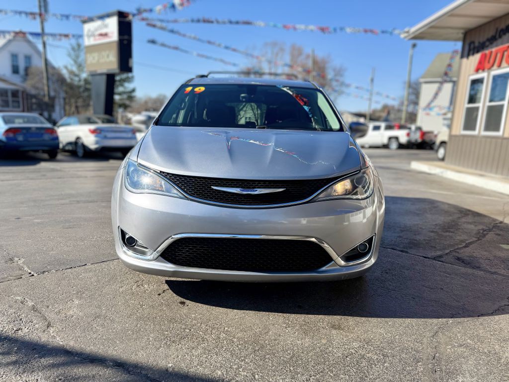 2019 Chrysler Pacifica Image 3