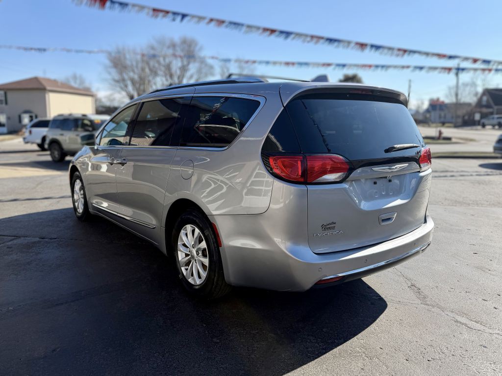 2019 Chrysler Pacifica Image 6