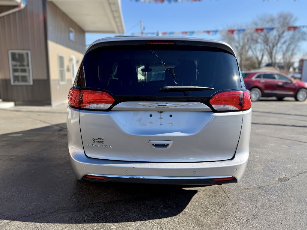 2019 Chrysler Pacifica Image 7