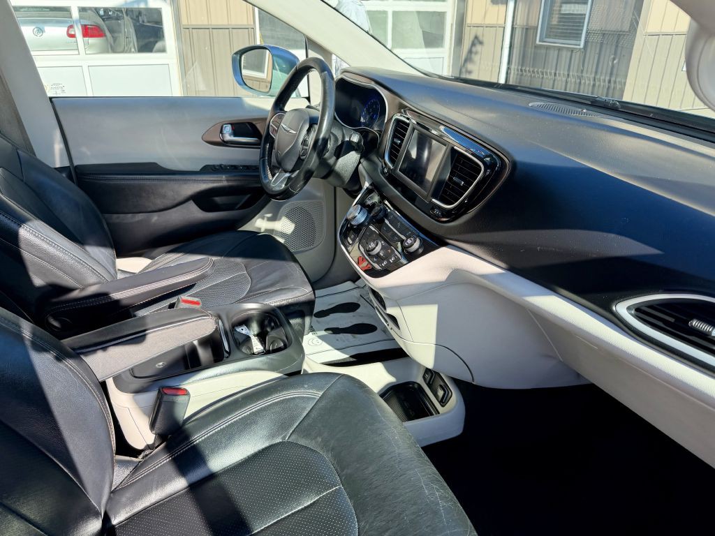 2019 Chrysler Pacifica Image 18
