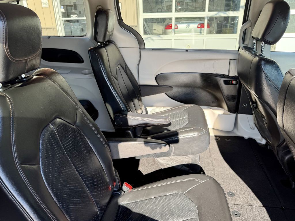 2019 Chrysler Pacifica Image 19