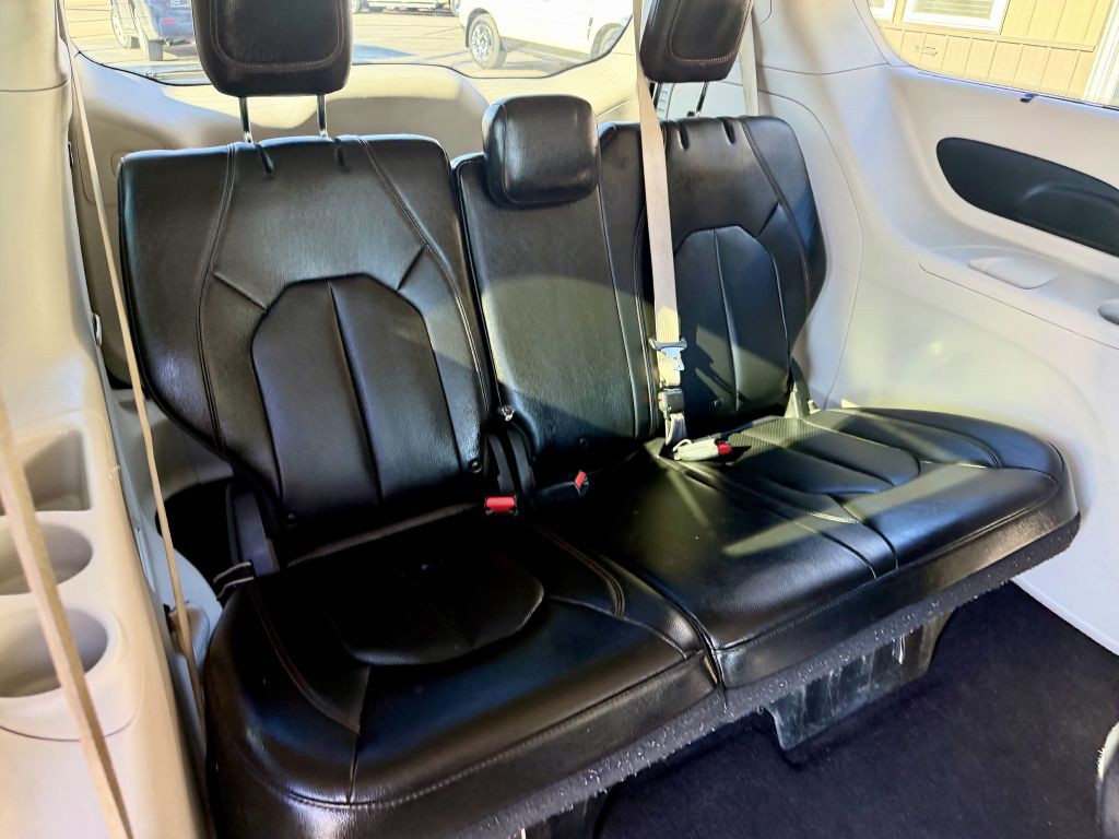 2019 Chrysler Pacifica Image 20