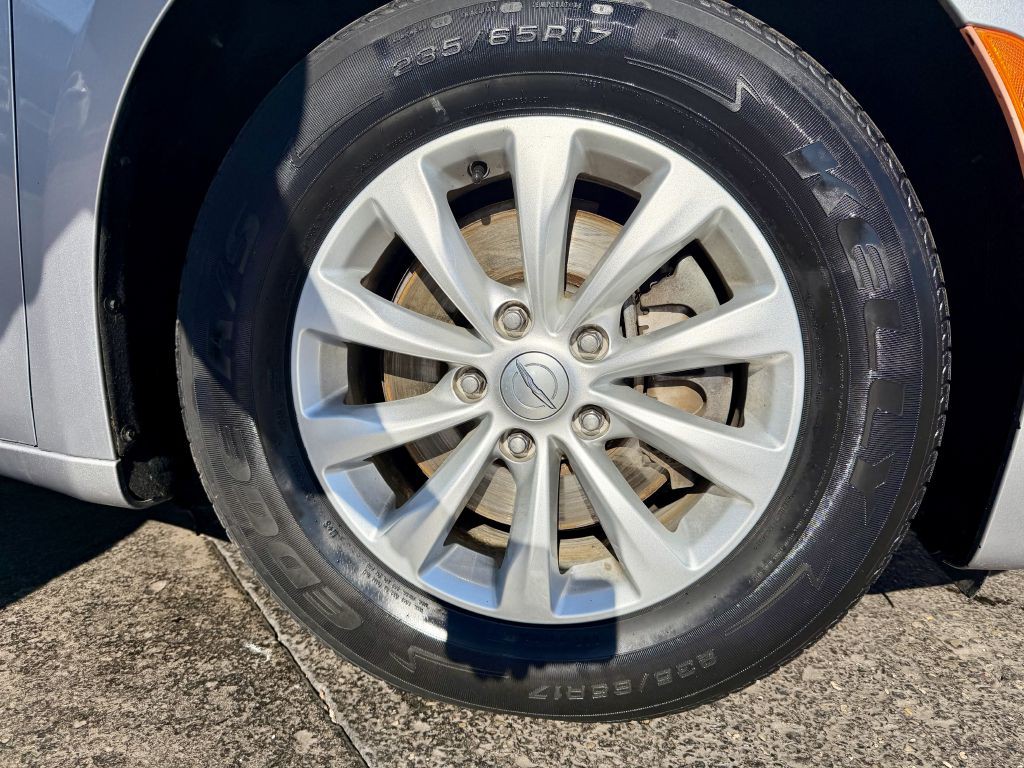 2019 Chrysler Pacifica Image 28