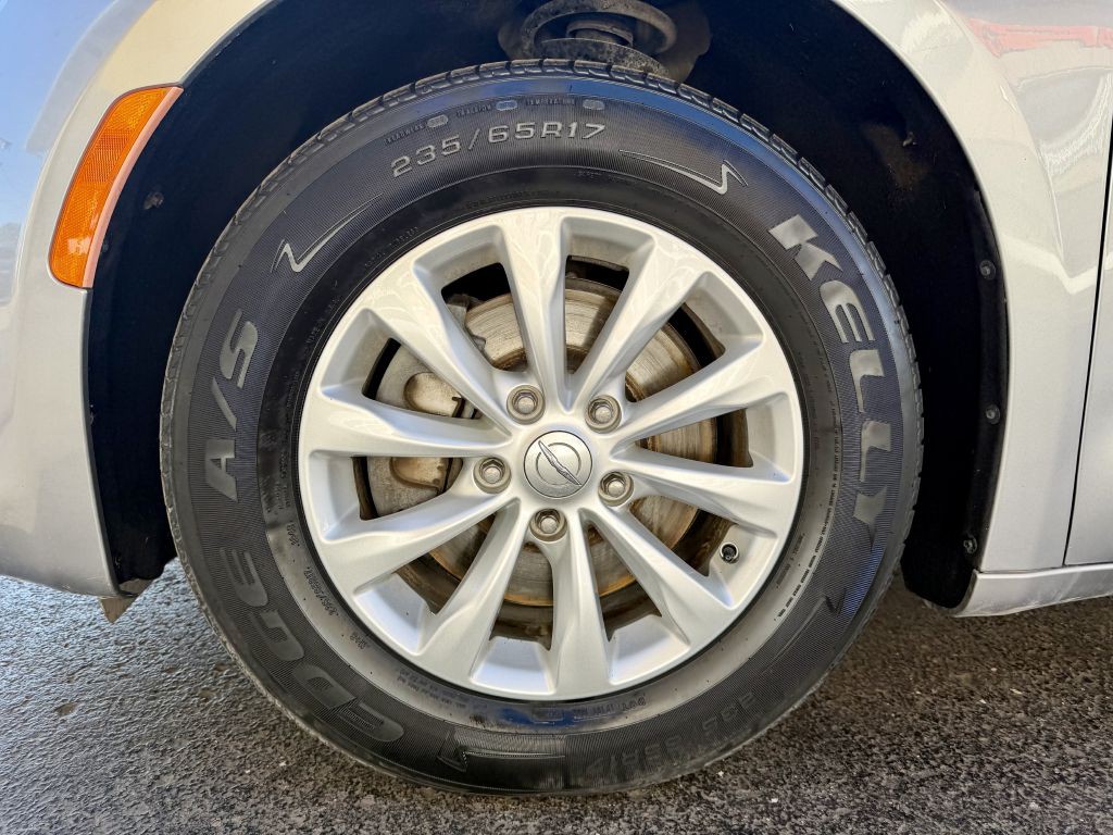 2019 Chrysler Pacifica Image 30