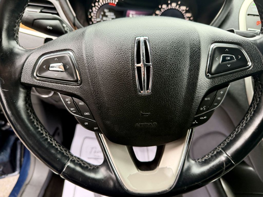 2015 Lincoln MKC Image 12