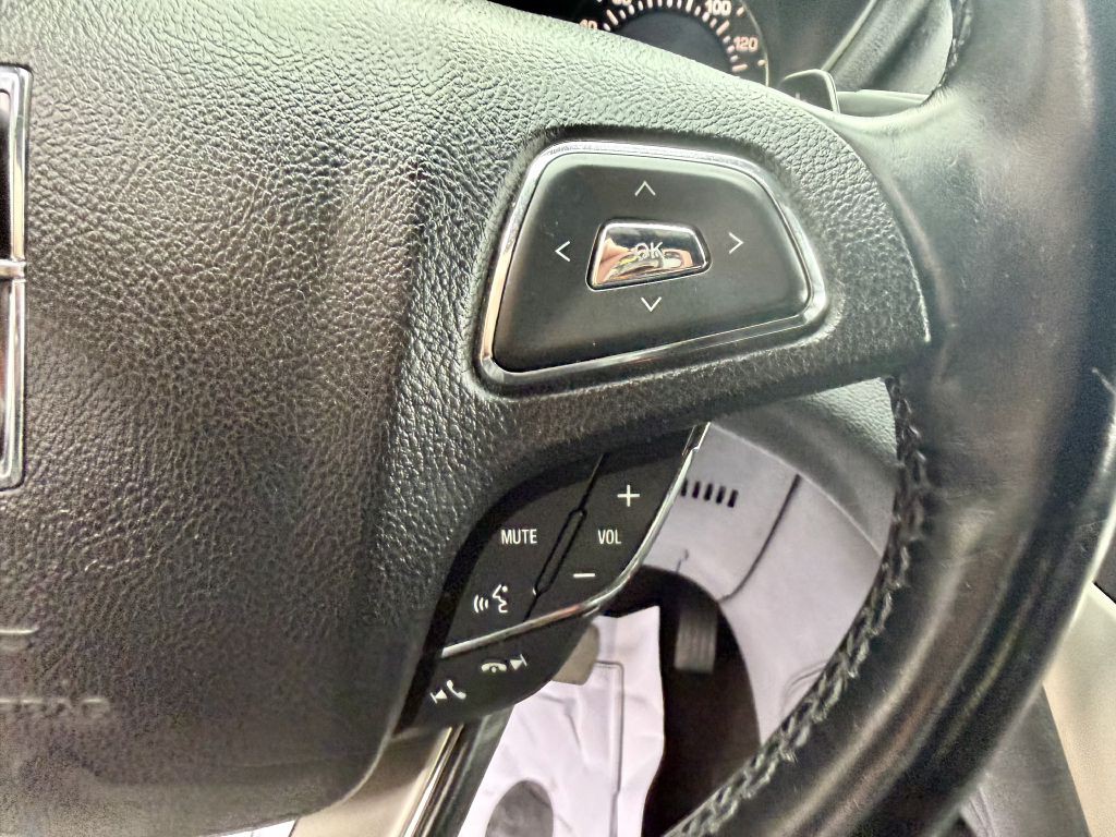 2015 Lincoln MKC Image 18