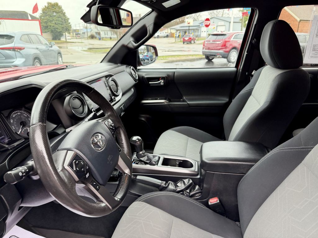 2020 Toyota Tacoma Image 10