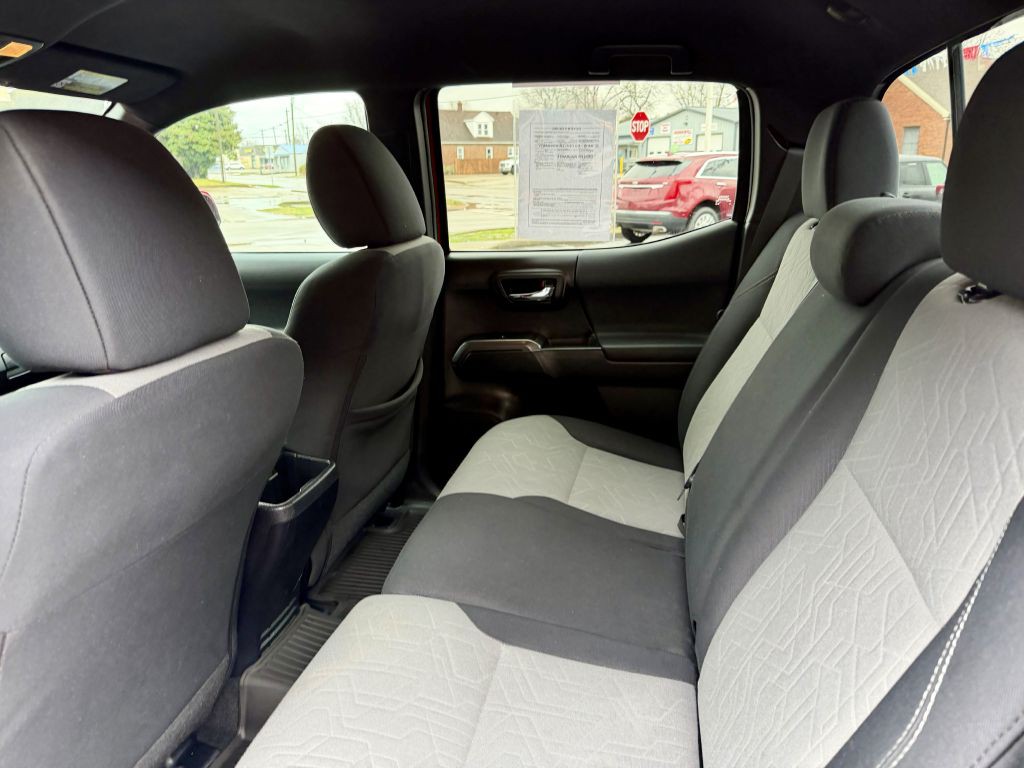 2020 Toyota Tacoma Image 11