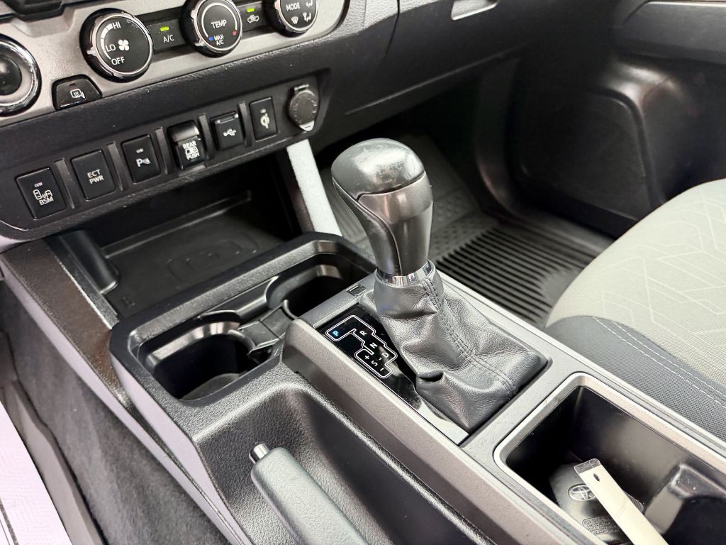 2020 Toyota Tacoma Image 16