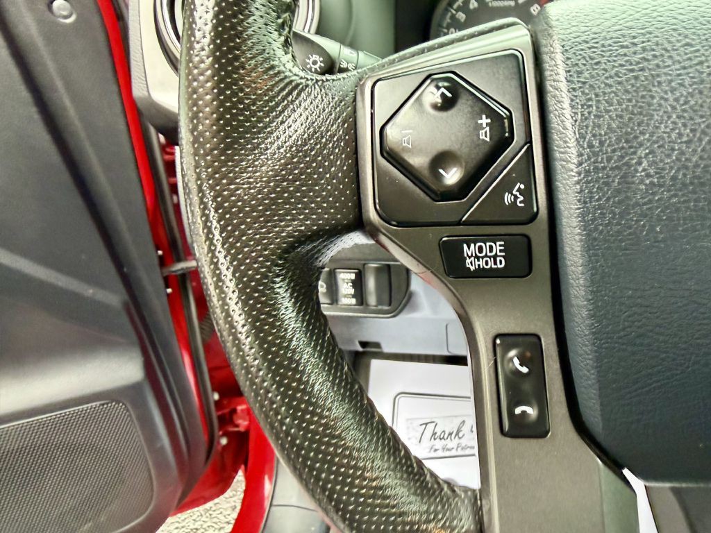 2020 Toyota Tacoma Image 21